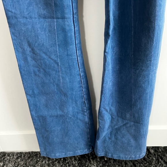 T Party Flare Yoga pants New without tags - Picture 7 of 10